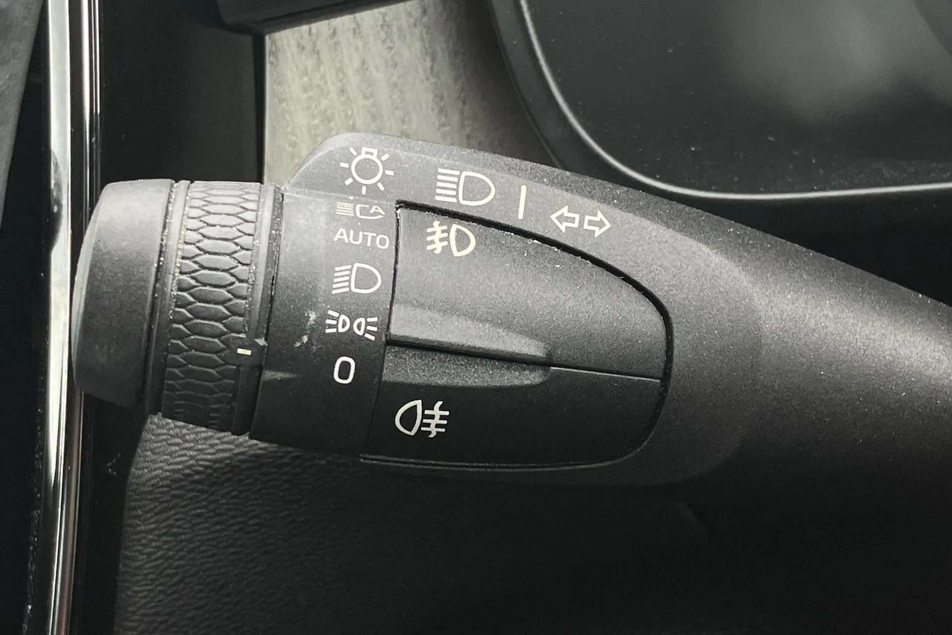 2019 VOLVO XC40 2019 VOLVO XC40