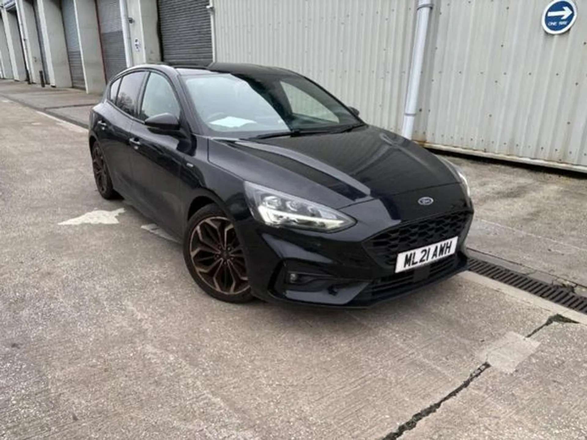 A 2021 FORD FOCUS 1.0 EcoBoost Hybrid mHEV 125 ST-Line X Edition 5dr [ 18" 5x2 spoke gloss black machined finish alloy wheels , Rear privacy glass , Heated driver and f A 2021 FORD FOCUS 1.0 EcoBoost Hybrid mHEV 125 ST-Line X Edition 5dr [ 18" 5x2 spoke gloss black machined finish alloy wheels , Rear privacy glass , Heated driver and f