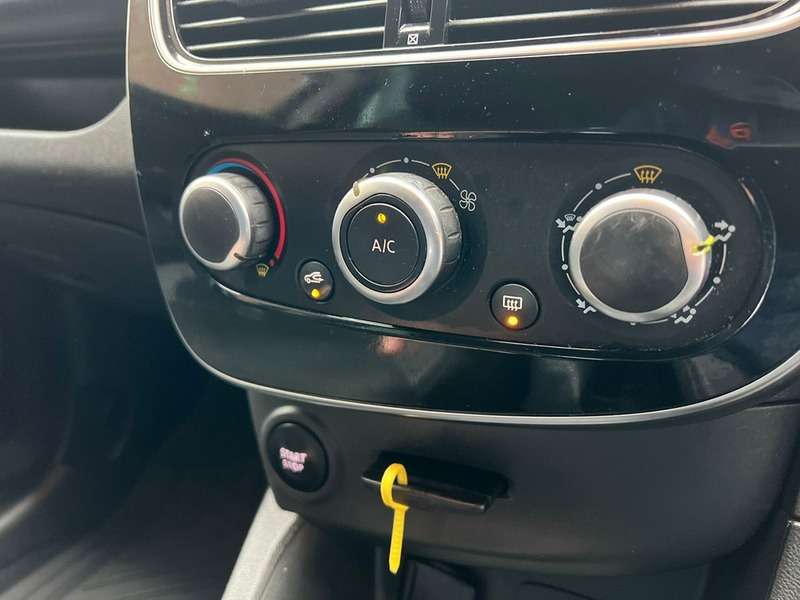 2018 RENAULT CLIO 2018 RENAULT CLIO