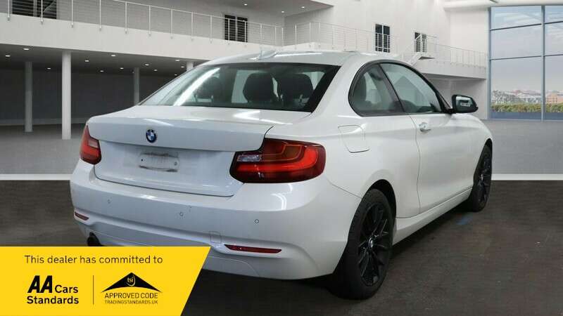 A 2016 BMW 2 SERIES 218i SE A 2016 BMW 2 SERIES 218i SE