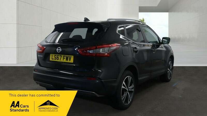 A 2017 NISSAN QASHQAI N-CONNECTA DIG-T XTRONIC A 2017 NISSAN QASHQAI N-CONNECTA DIG-T XTRONIC