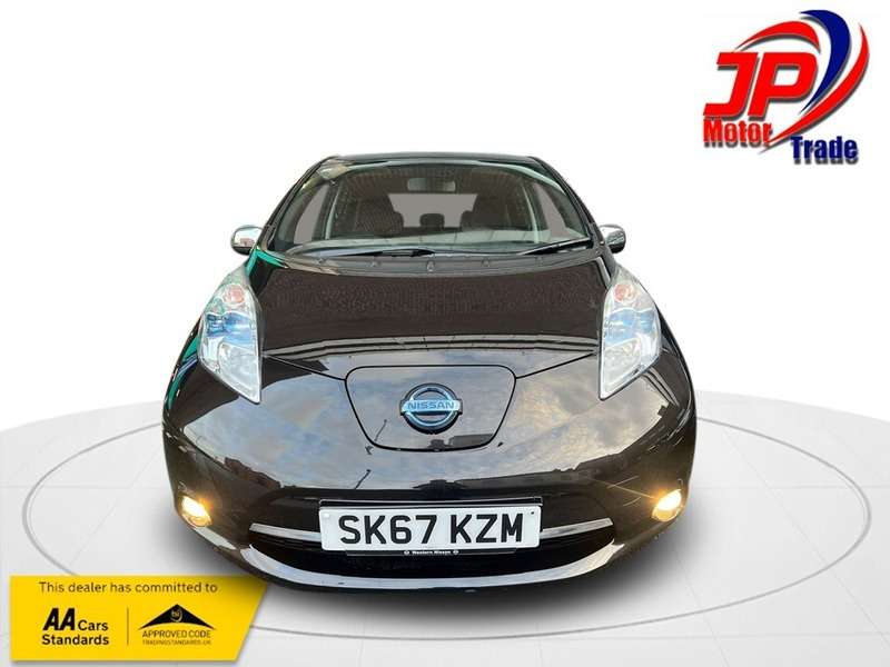 A 2017 NISSAN LEAF BLACK EDITION A 2017 NISSAN LEAF BLACK EDITION