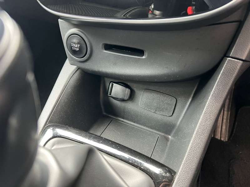 2018 RENAULT CLIO 2018 RENAULT CLIO