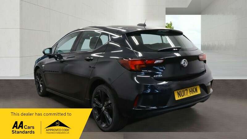 A 2017 VAUXHALL ASTRA SRI VX-LINE A 2017 VAUXHALL ASTRA SRI VX-LINE