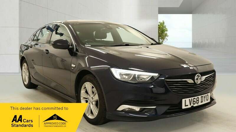 A 2018 VAUXHALL INSIGNIA GRAND SPORT SRI VX-LINE NAV A 2018 VAUXHALL INSIGNIA GRAND SPORT SRI VX-LINE NAV