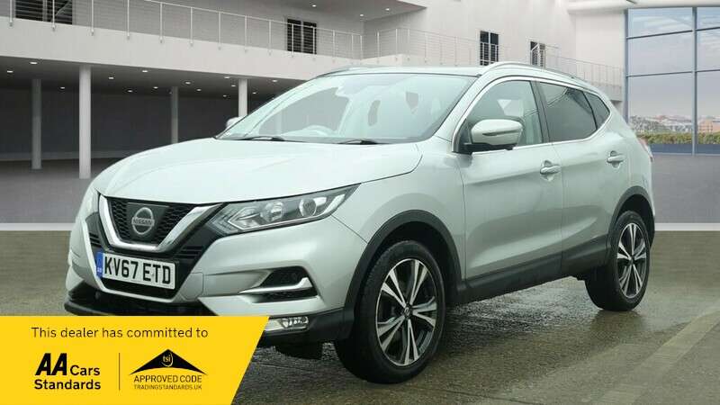 A 2017 NISSAN QASHQAI N-CONNECTA DIG-T XTRONIC A 2017 NISSAN QASHQAI N-CONNECTA DIG-T XTRONIC