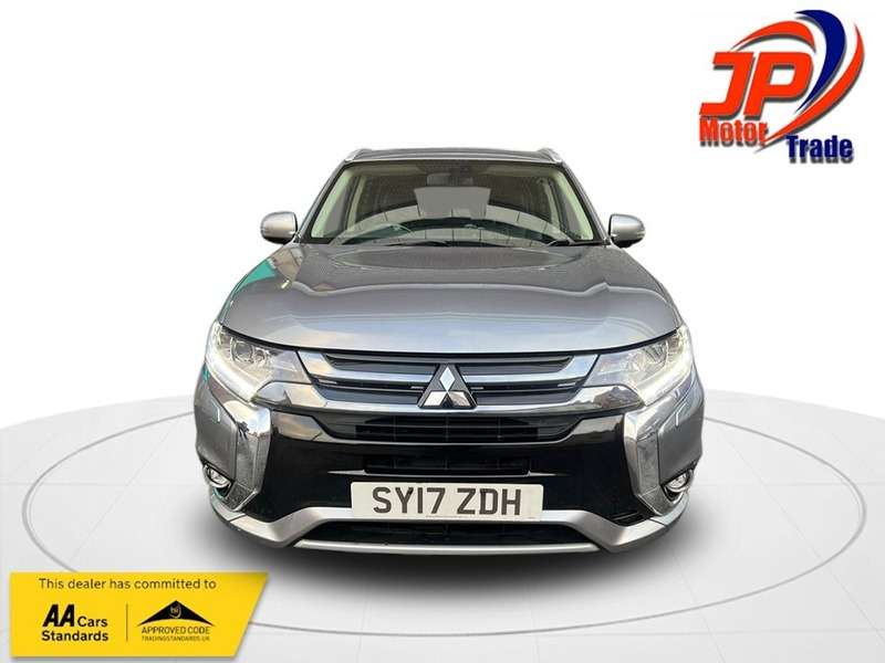 A 2017 MITSUBISHI OUTLANDER PHEV 4H A 2017 MITSUBISHI OUTLANDER PHEV 4H