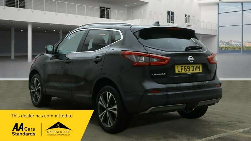 A 2019 NISSAN QASHQAI DIG-T N-CONNECTA A 2019 NISSAN QASHQAI DIG-T N-CONNECTA