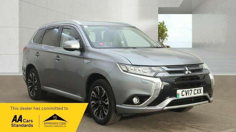 A 2017 MITSUBISHI OUTLANDER PHEV 4H A 2017 MITSUBISHI OUTLANDER PHEV 4H