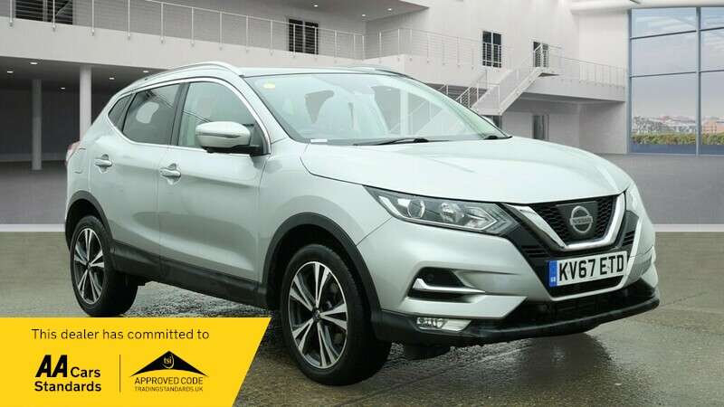 A 2017 NISSAN QASHQAI N-CONNECTA DIG-T XTRONIC A 2017 NISSAN QASHQAI N-CONNECTA DIG-T XTRONIC