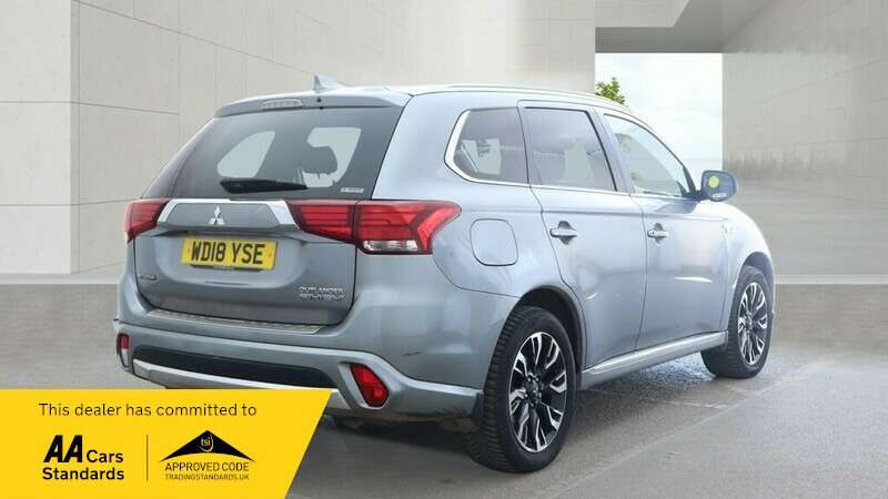 A 2018 MITSUBISHI OUTLANDER PHEV 4H A 2018 MITSUBISHI OUTLANDER PHEV 4H