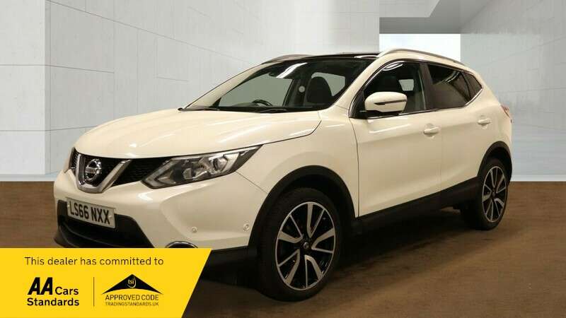A 2016 NISSAN QASHQAI TEKNA DIG-T A 2016 NISSAN QASHQAI TEKNA DIG-T