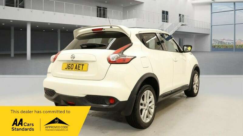 A 2016 NISSAN JUKE N-CONNECTA XTRONIC A 2016 NISSAN JUKE N-CONNECTA XTRONIC