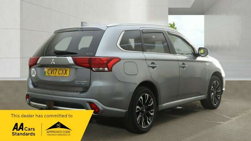 A 2017 MITSUBISHI OUTLANDER PHEV 4H A 2017 MITSUBISHI OUTLANDER PHEV 4H