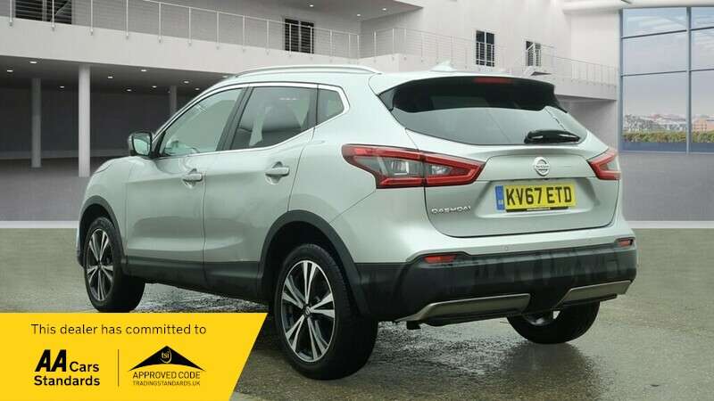 A 2017 NISSAN QASHQAI N-CONNECTA DIG-T XTRONIC A 2017 NISSAN QASHQAI N-CONNECTA DIG-T XTRONIC