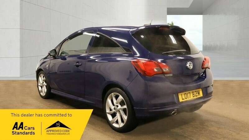A 2017 VAUXHALL CORSA SRI VX-LINE A 2017 VAUXHALL CORSA SRI VX-LINE