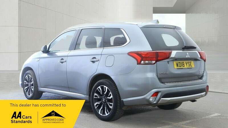 A 2018 MITSUBISHI OUTLANDER PHEV 4H A 2018 MITSUBISHI OUTLANDER PHEV 4H
