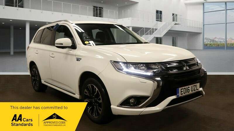 Check out this Mitsubishi Outlander 2016 Hybrid Electric Semi Auto