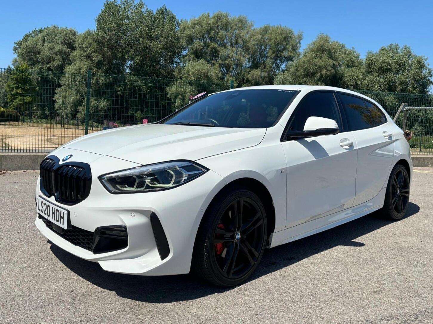 A 2020 BMW 1 SERIES 1.5 118i M Sport DCT Euro 6 (s/s) 5dr A 2020 BMW 1 SERIES 1.5 118i M Sport DCT Euro 6 (s/s) 5dr