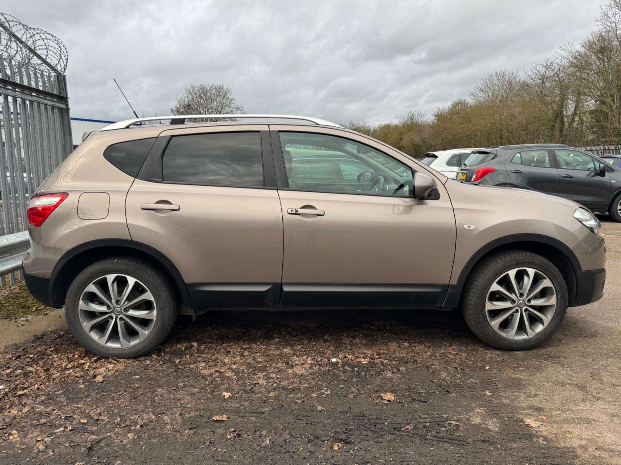 A 2012 NISSAN QASHQAI 1.6 Tekna 2WD Euro 5 5dr A 2012 NISSAN QASHQAI 1.6 Tekna 2WD Euro 5 5dr