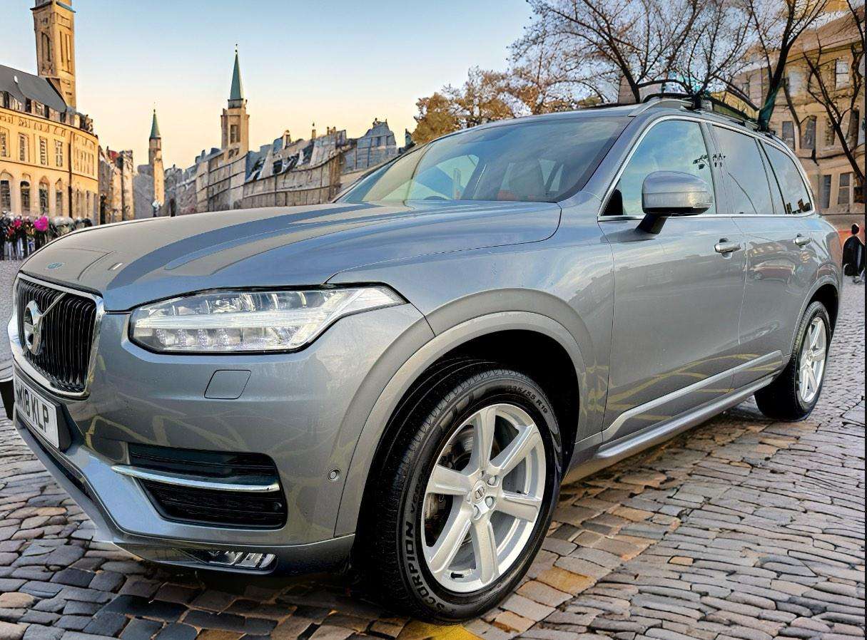 A 2018 VOLVO XC90 2.0 D5 PowerPulse Momentum Pro Auto 4WD Euro 6 (s/s) 5dr A 2018 VOLVO XC90 2.0 D5 PowerPulse Momentum Pro Auto 4WD Euro 6 (s/s) 5dr