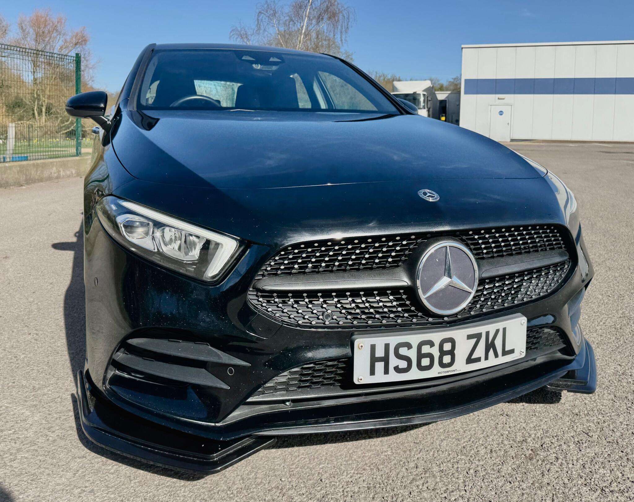 A 2019 MERCEDES-BENZ A CLASS 1.3 A180 AMG Line (Premium) 7G-DCT Euro 6 (s/s) 5dr A 2019 MERCEDES-BENZ A CLASS 1.3 A180 AMG Line (Premium) 7G-DCT Euro 6 (s/s) 5dr