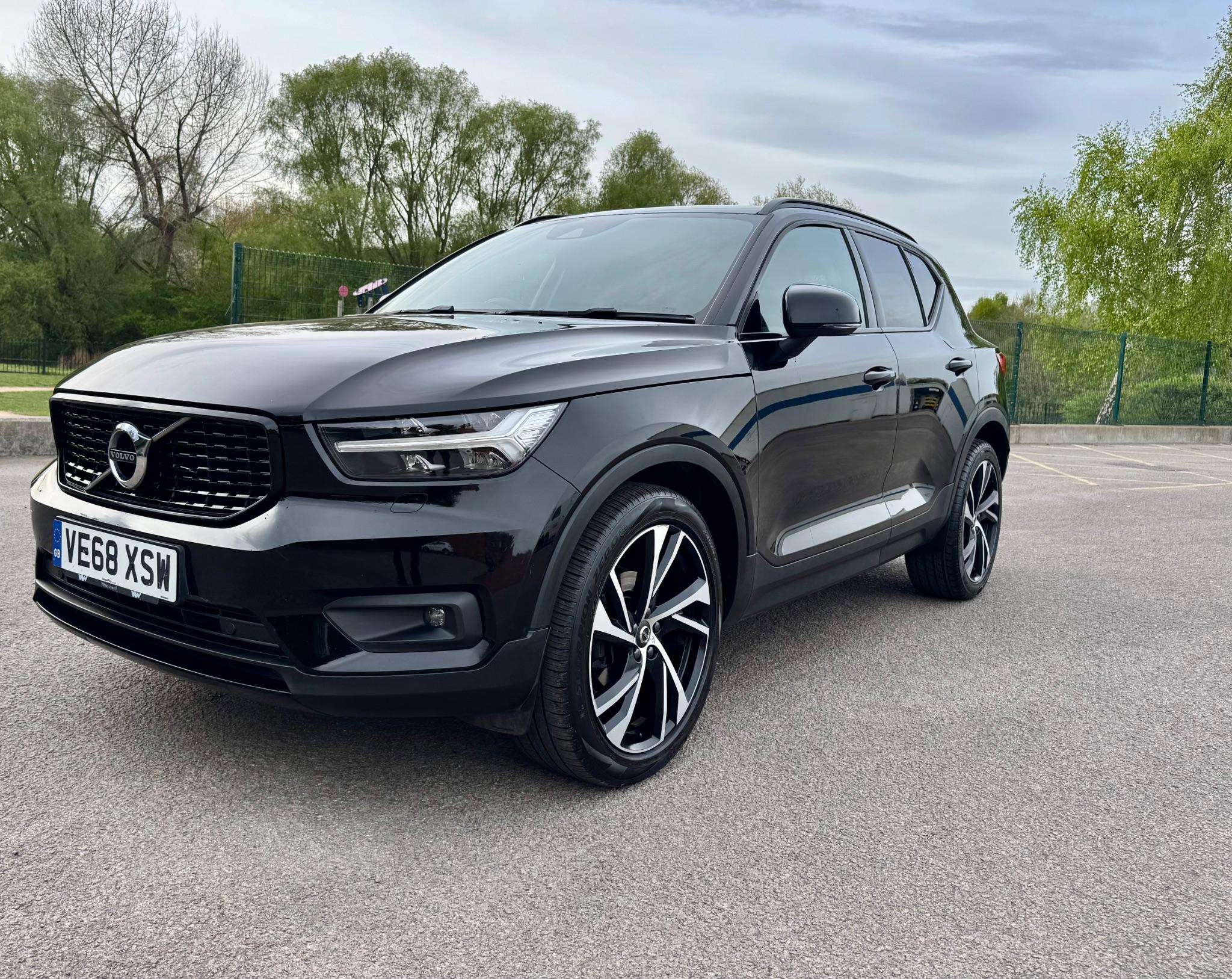 A 2018 VOLVO XC40 2.0 D3 R-Design Pro Auto Euro 6 (s/s) 5dr A 2018 VOLVO XC40 2.0 D3 R-Design Pro Auto Euro 6 (s/s) 5dr