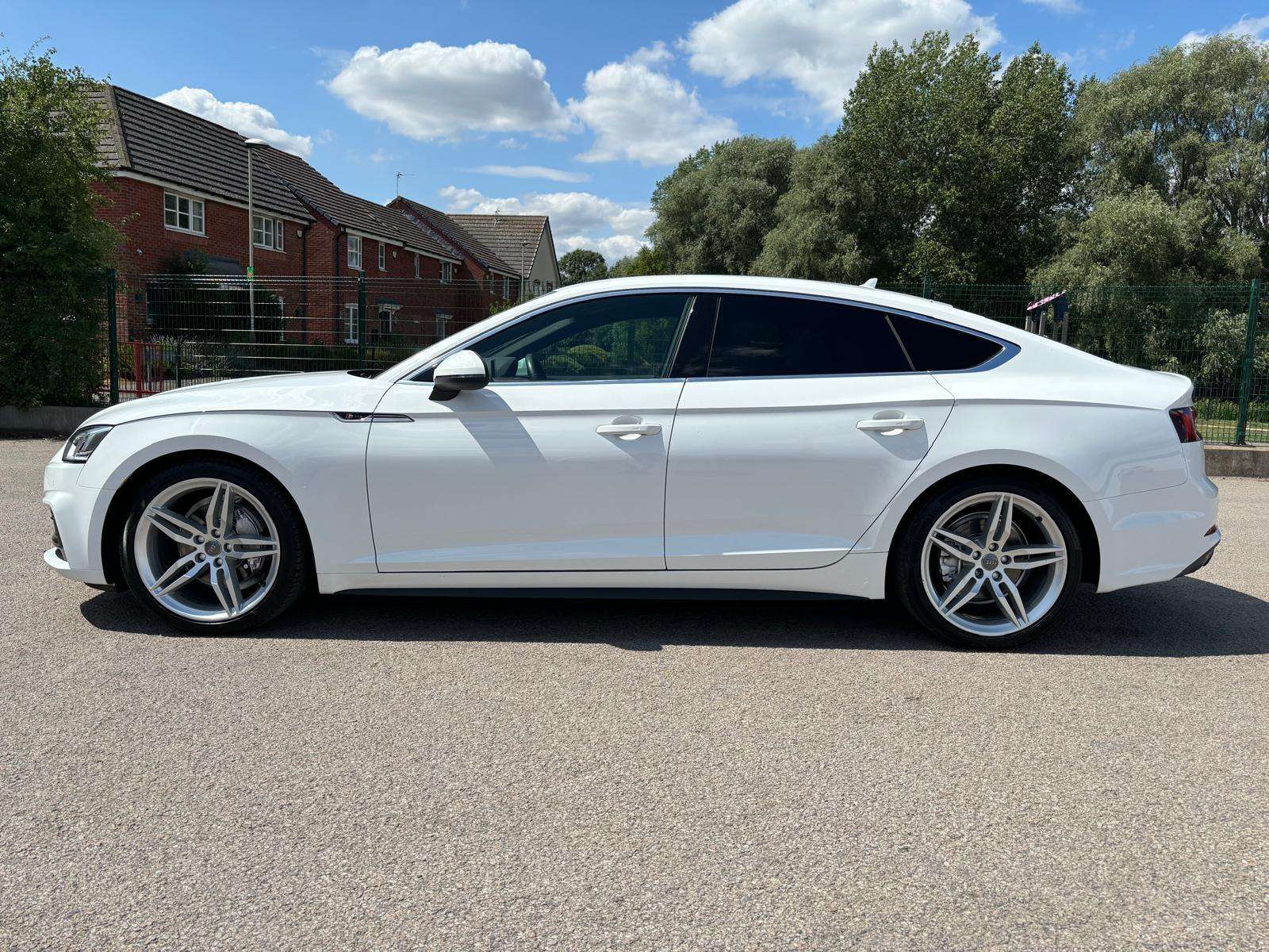 A 2019 AUDI A5 2.0 TDI 40 S line Sportback S Tronic Euro 6 (s/s) 5dr A 2019 AUDI A5 2.0 TDI 40 S line Sportback S Tronic Euro 6 (s/s) 5dr