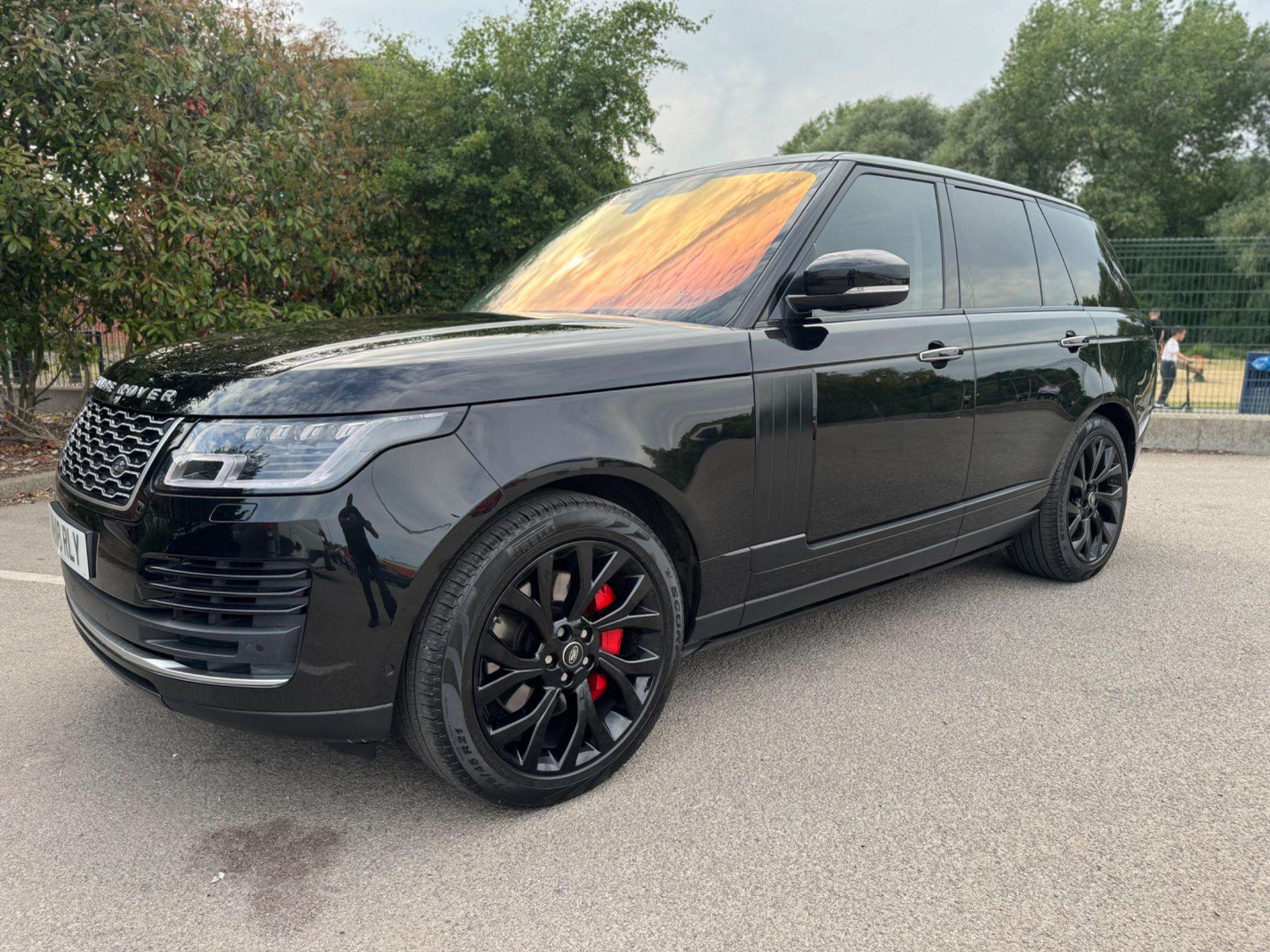 A 2018 LAND ROVER RANGE ROVER 2.0 P400e 12.4kWh Autobiography Auto 4WD Euro 6 (s/s) 5dr A 2018 LAND ROVER RANGE ROVER 2.0 P400e 12.4kWh Autobiography Auto 4WD Euro 6 (s/s) 5dr
