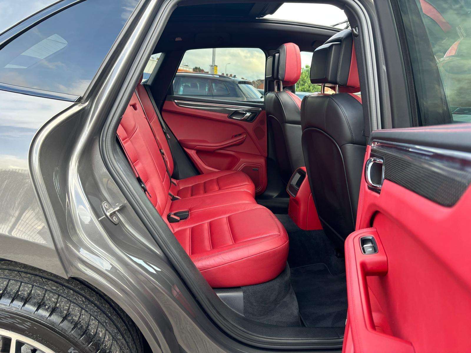 2015 PORSCHE MACAN 2015 PORSCHE MACAN