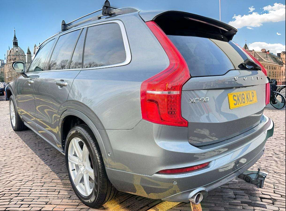 A 2018 VOLVO XC90 2.0 D5 PowerPulse Momentum Pro Auto 4WD Euro 6 (s/s) 5dr A 2018 VOLVO XC90 2.0 D5 PowerPulse Momentum Pro Auto 4WD Euro 6 (s/s) 5dr