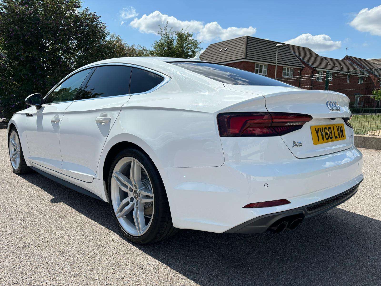 A 2019 AUDI A5 2.0 TDI 40 S line Sportback S Tronic Euro 6 (s/s) 5dr A 2019 AUDI A5 2.0 TDI 40 S line Sportback S Tronic Euro 6 (s/s) 5dr
