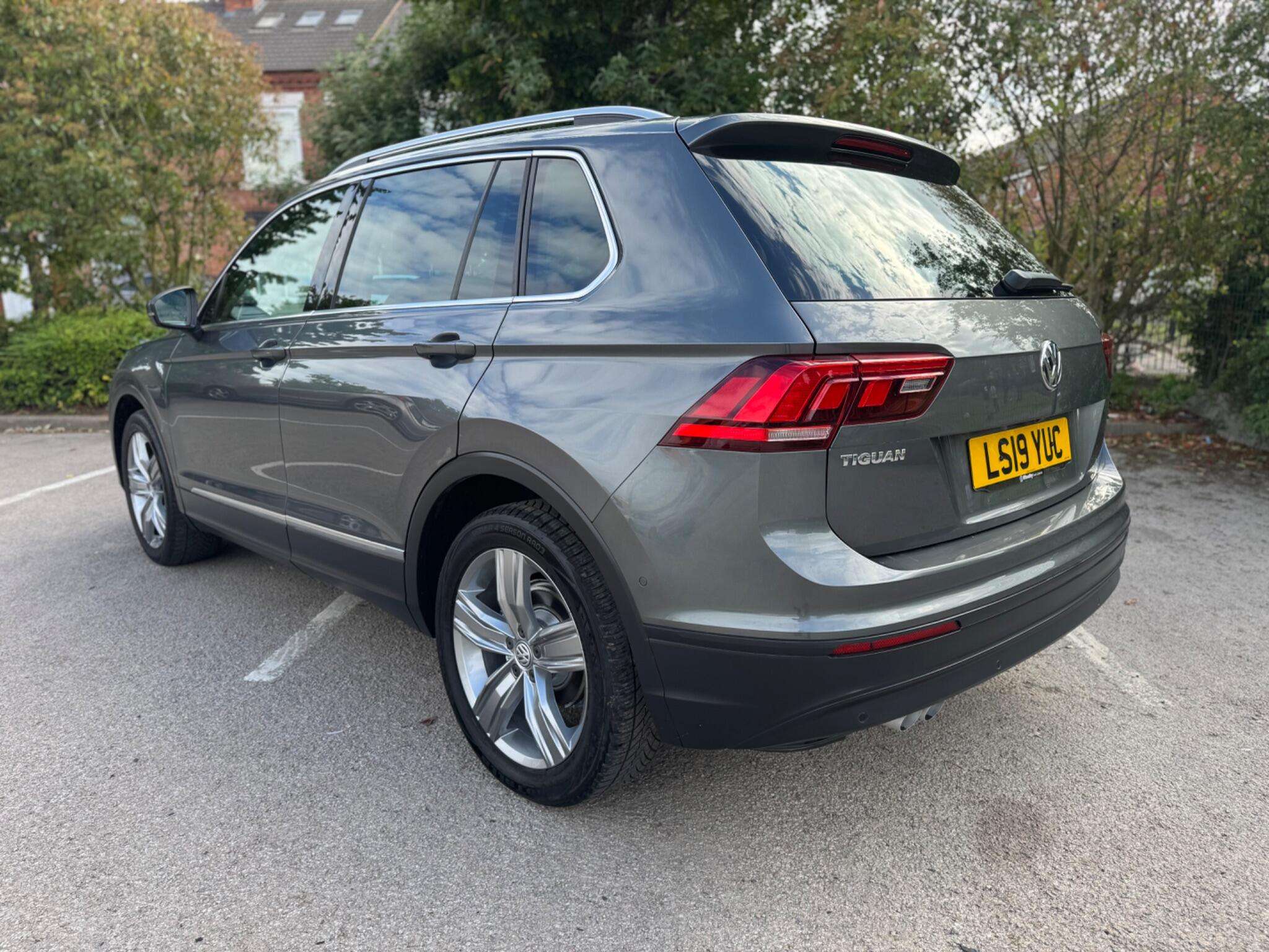 A 2019 VOLKSWAGEN TIGUAN 1.5 TSI EVO Match DSG Euro 6 (s/s) 5dr A 2019 VOLKSWAGEN TIGUAN 1.5 TSI EVO Match DSG Euro 6 (s/s) 5dr