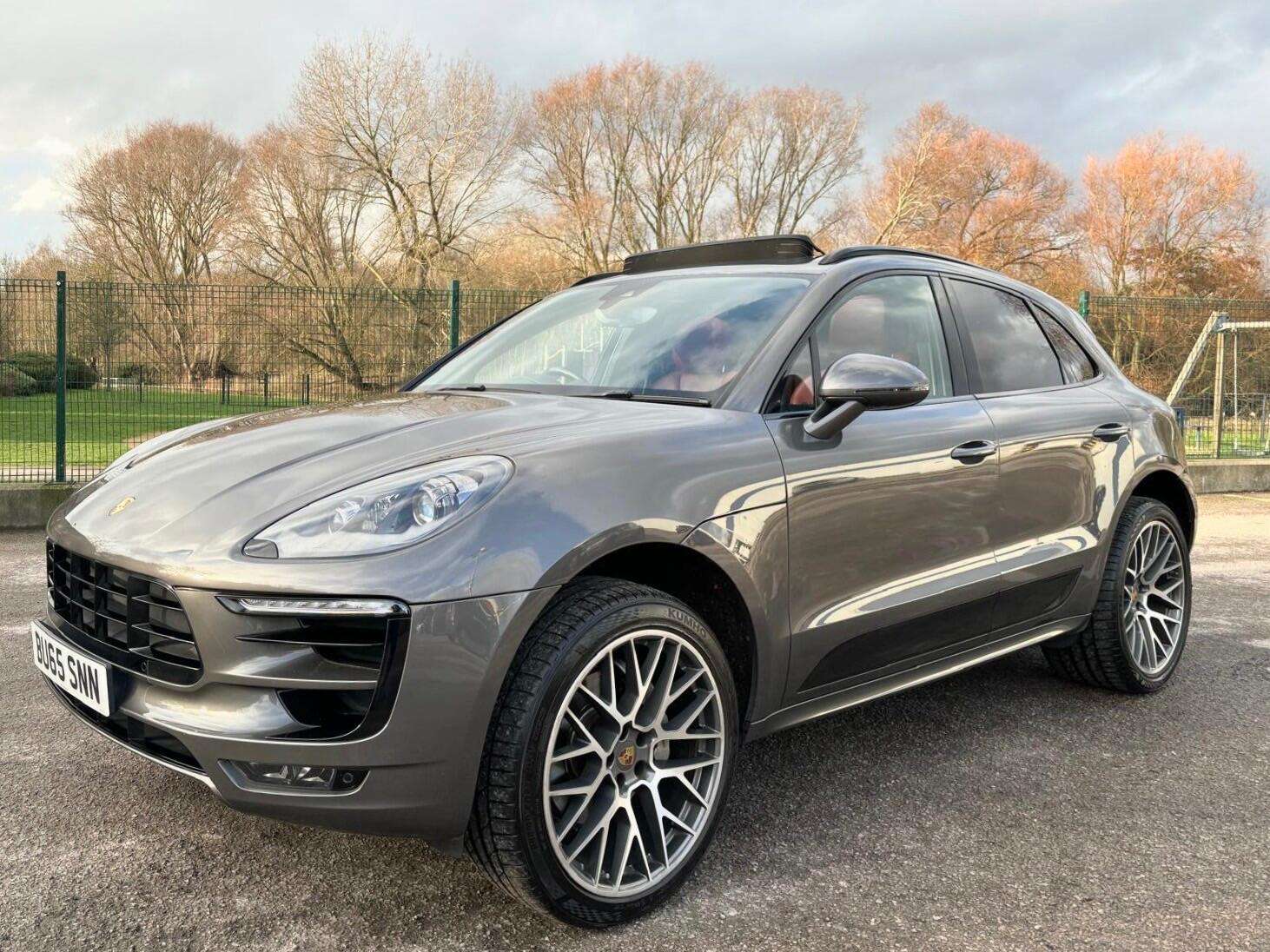 A 2015 PORSCHE MACAN D S PDK A 2015 PORSCHE MACAN D S PDK