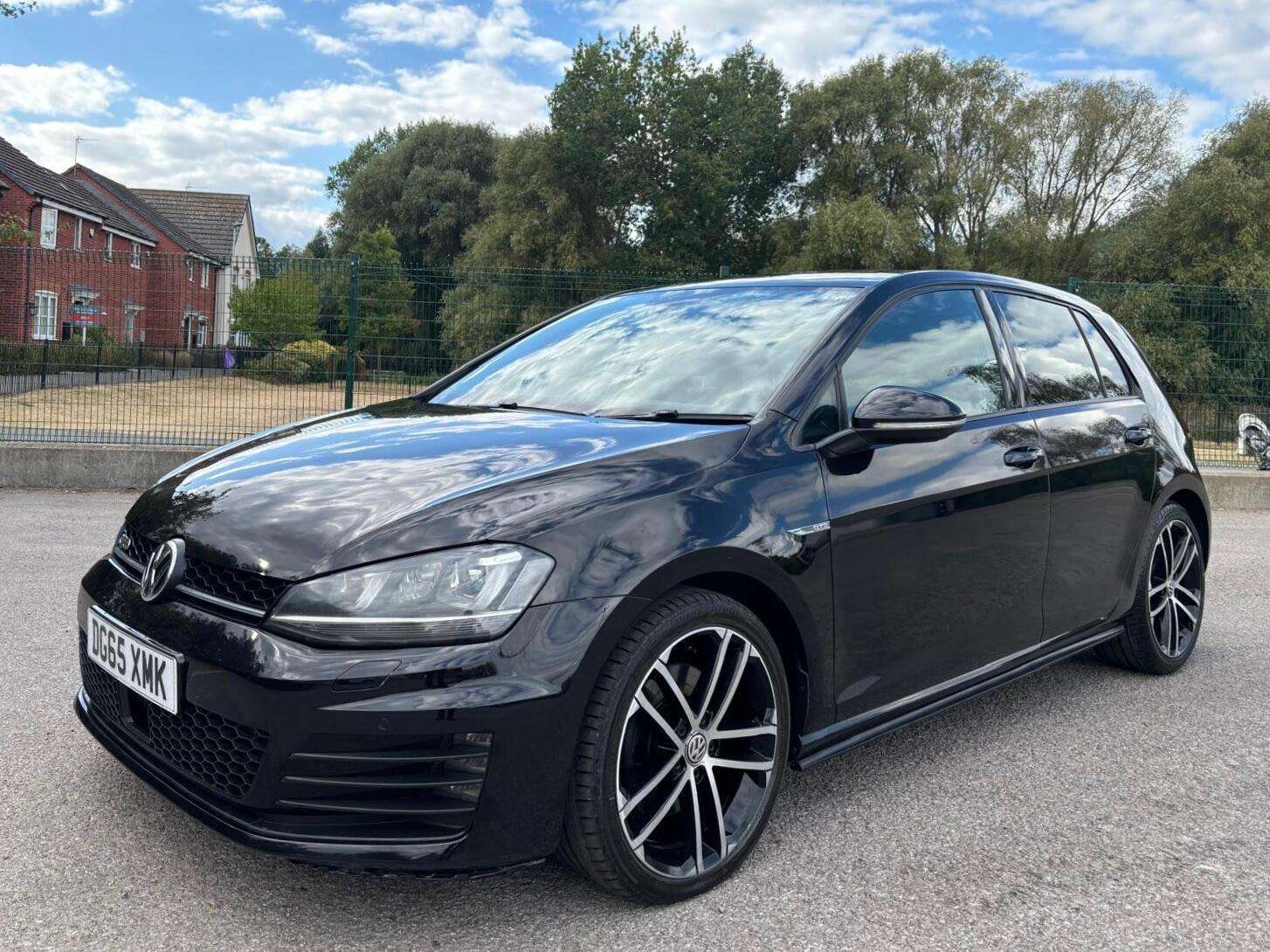 A 2015 VOLKSWAGEN GOLF 2.0 TDI BlueMotion Tech GTD Euro 6 (s/s) 5dr A 2015 VOLKSWAGEN GOLF 2.0 TDI BlueMotion Tech GTD Euro 6 (s/s) 5dr