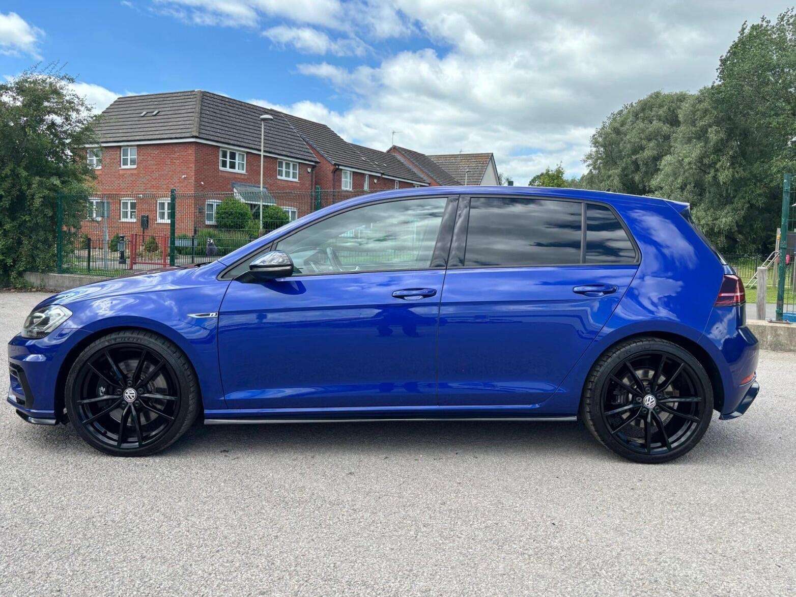 A 2018 VOLKSWAGEN GOLF 2.0 TSI R DSG 4Motion Euro 6 (s/s) 5dr A 2018 VOLKSWAGEN GOLF 2.0 TSI R DSG 4Motion Euro 6 (s/s) 5dr