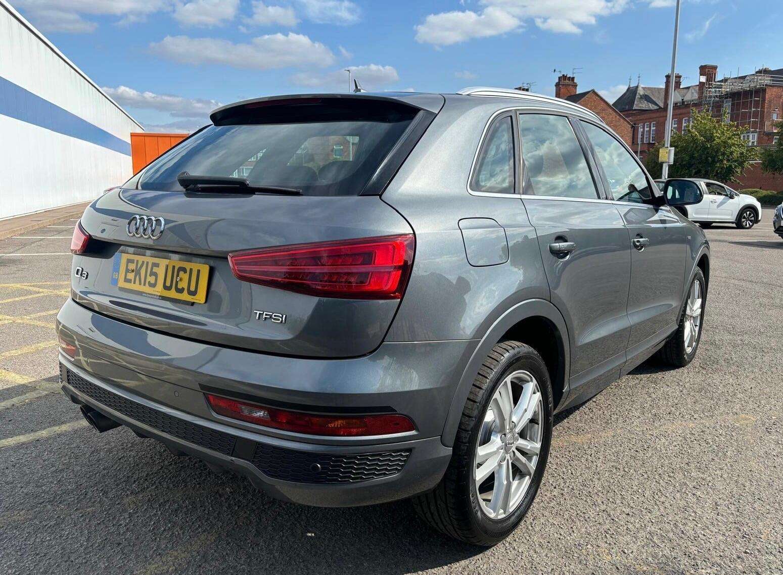 2015 AUDI Q3 2015 AUDI Q3