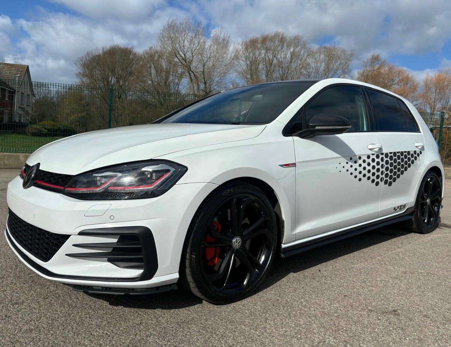 A 2019 VOLKSWAGEN GOLF 2.0 TSI GTI TCR DSG Euro 6 (s/s) 5dr A 2019 VOLKSWAGEN GOLF 2.0 TSI GTI TCR DSG Euro 6 (s/s) 5dr