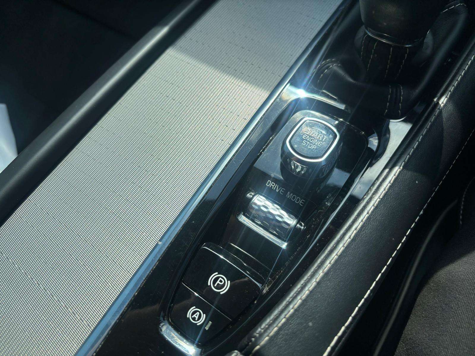 2020 VOLVO S90 2020 VOLVO S90