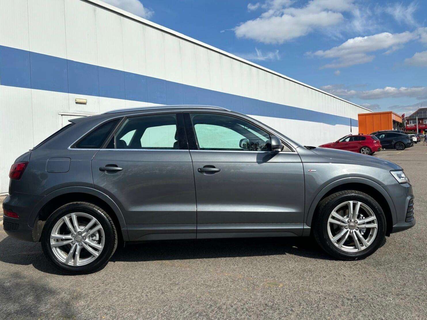 2015 AUDI Q3 2015 AUDI Q3