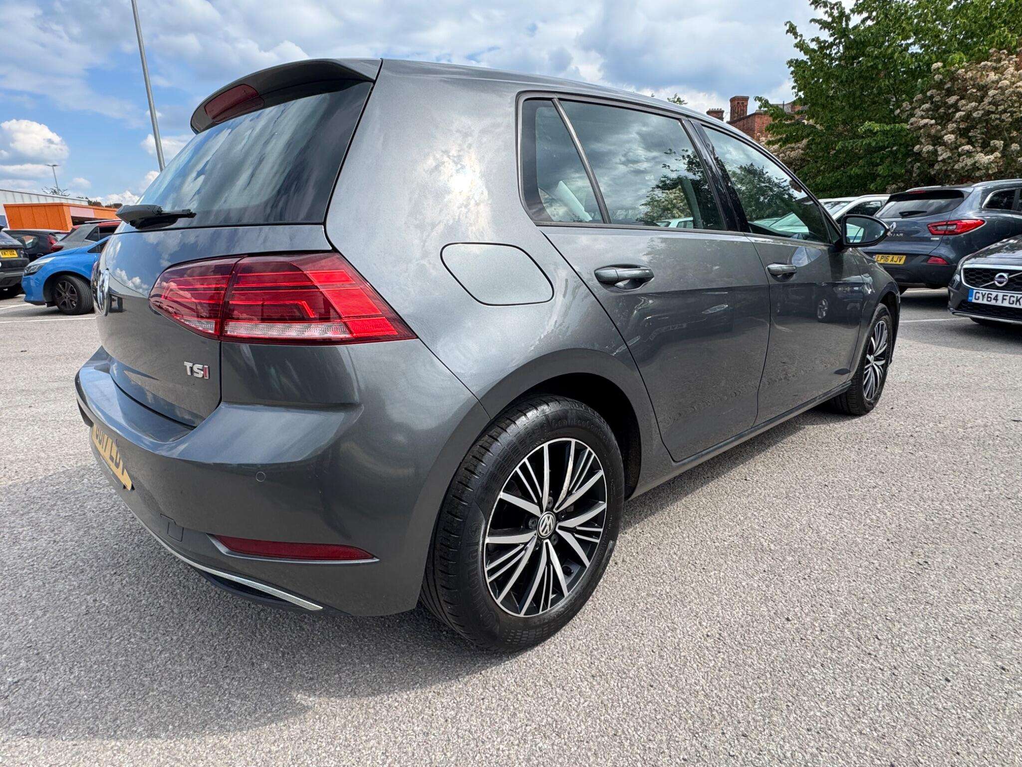 2017 VOLKSWAGEN GOLF 2017 VOLKSWAGEN GOLF