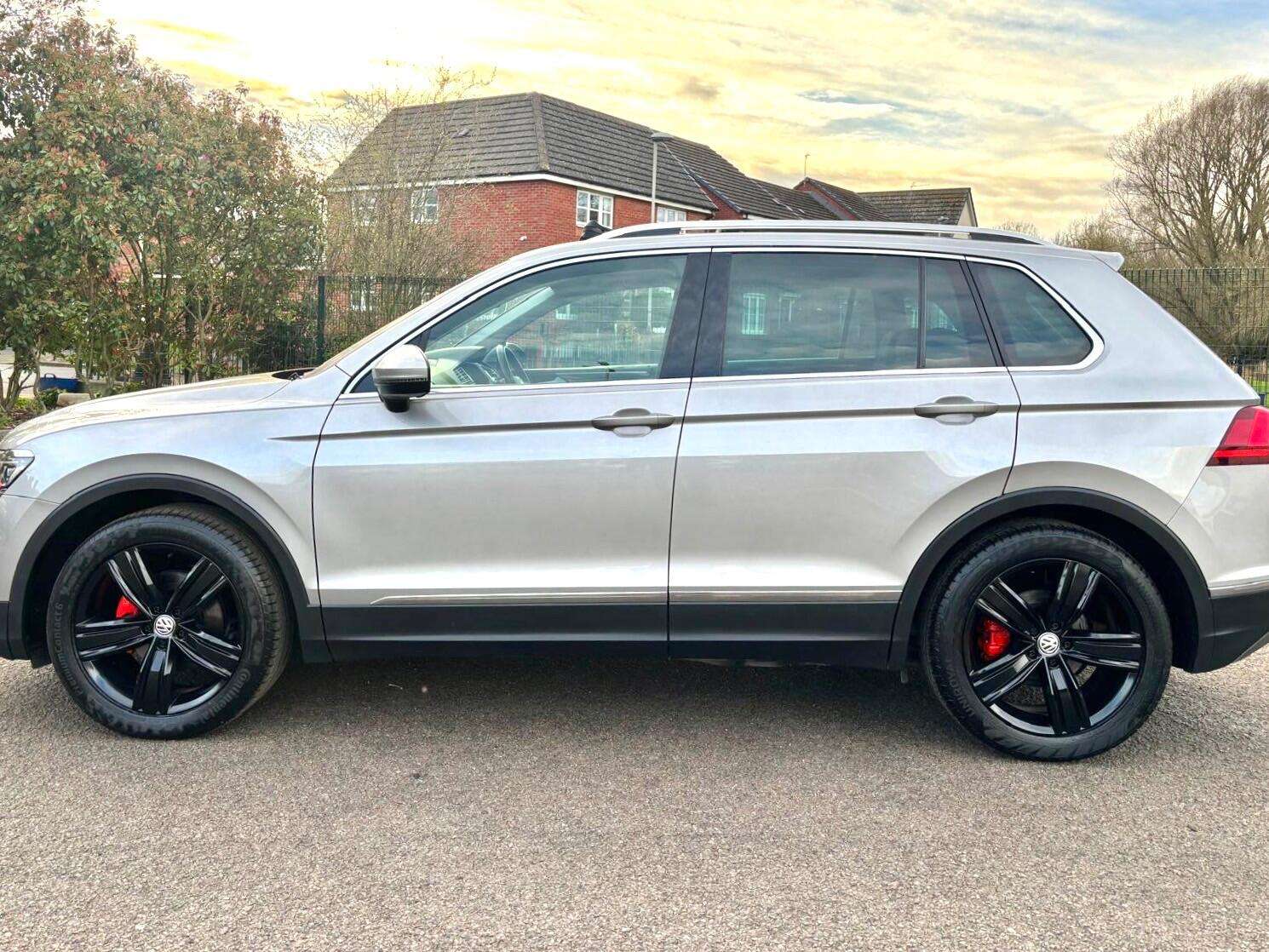 A 2020 VOLKSWAGEN TIGUAN 1.5 TSI EVO SEL DSG Euro 6 (s/s) 5dr A 2020 VOLKSWAGEN TIGUAN 1.5 TSI EVO SEL DSG Euro 6 (s/s) 5dr