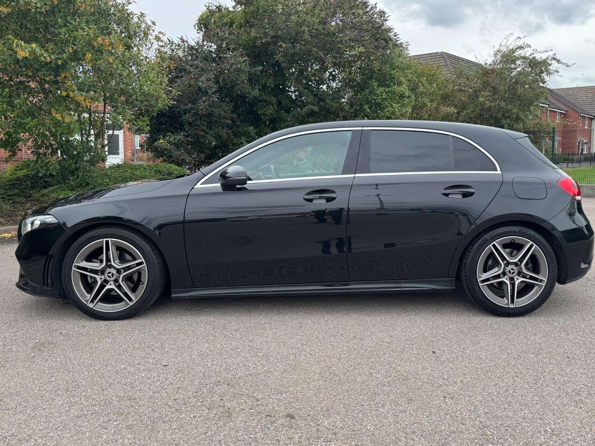 A 2019 MERCEDES-BENZ A CLASS 1.3 A200 AMG Line 7G-DCT Euro 6 (s/s) 5dr A 2019 MERCEDES-BENZ A CLASS 1.3 A200 AMG Line 7G-DCT Euro 6 (s/s) 5dr