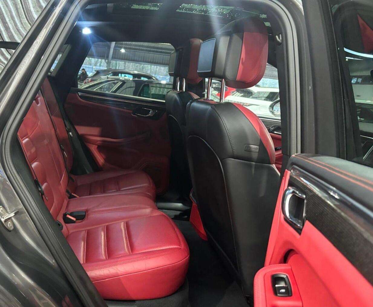 2015 PORSCHE MACAN 2015 PORSCHE MACAN