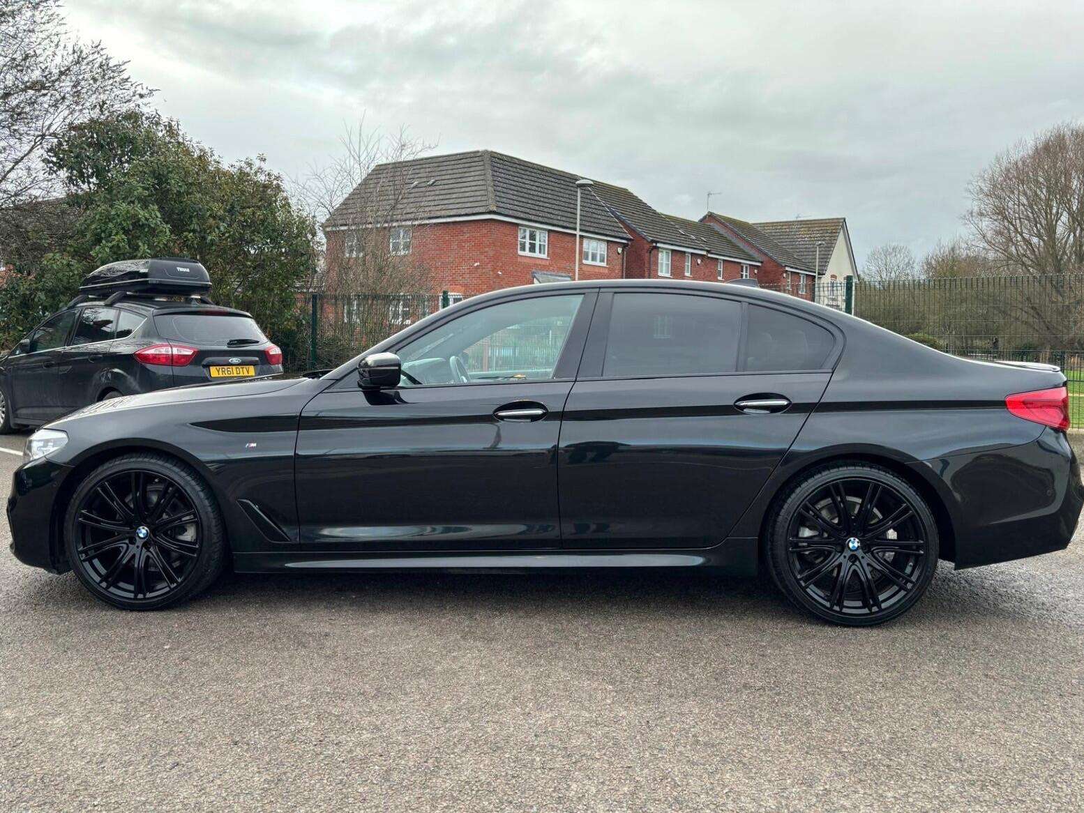 A 2017 BMW 5 SERIES 2.0 520d M Sport Auto Euro 6 (s/s) 4dr A 2017 BMW 5 SERIES 2.0 520d M Sport Auto Euro 6 (s/s) 4dr