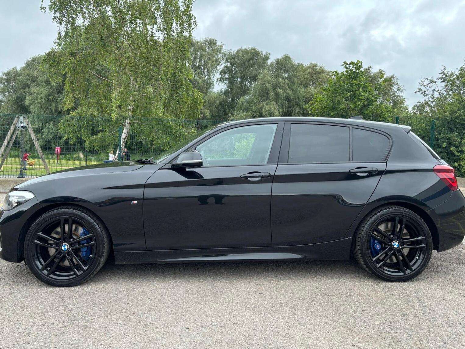 A 2019 BMW 1 SERIES 1.5 118i GPF M Sport Shadow Edition Euro 6 (s/s) 5dr A 2019 BMW 1 SERIES 1.5 118i GPF M Sport Shadow Edition Euro 6 (s/s) 5dr