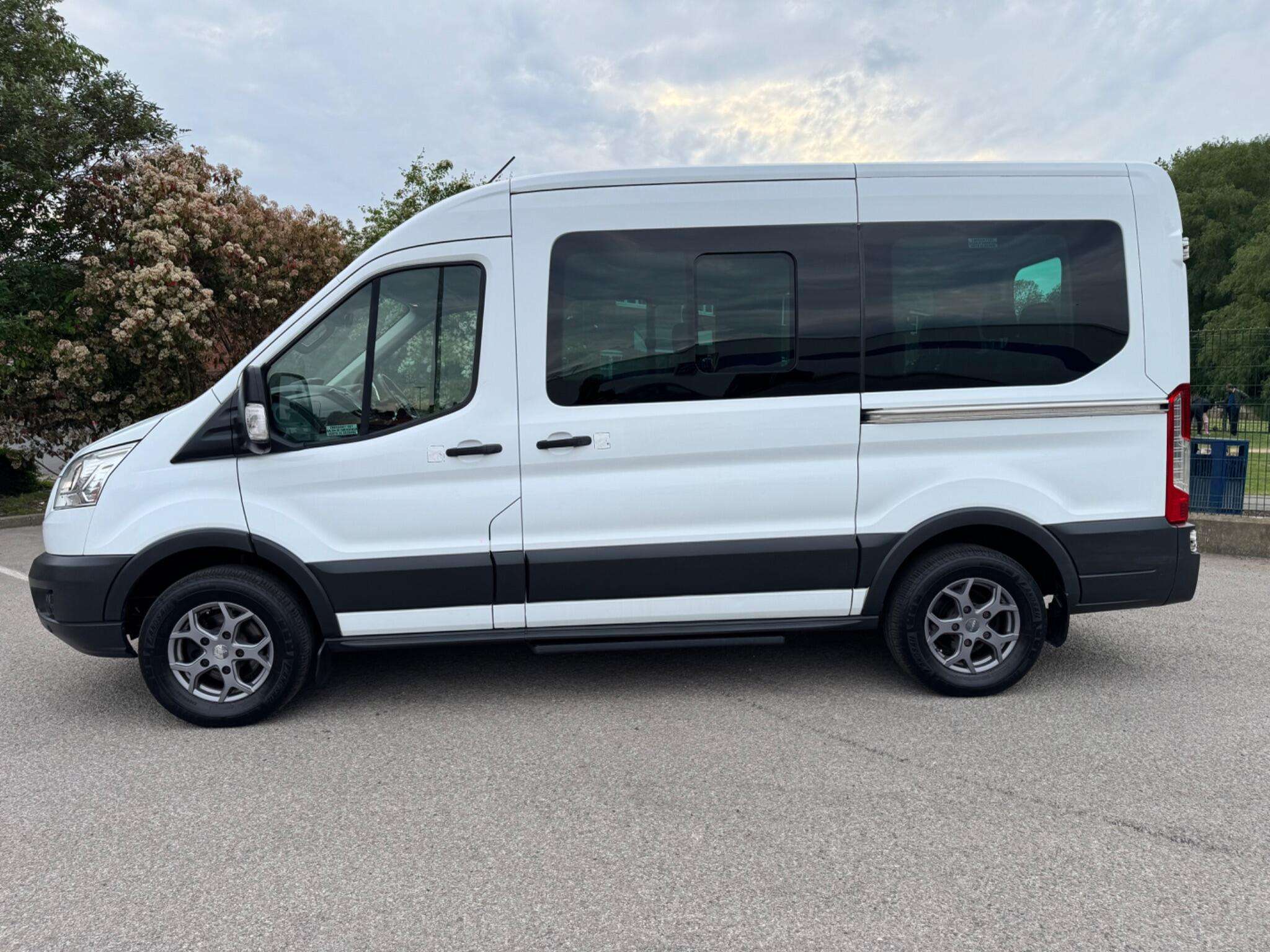 A 2015 FORD TRANSIT 2.2 TDCi 350 HDT Trend L2 H2 4dr A 2015 FORD TRANSIT 2.2 TDCi 350 HDT Trend L2 H2 4dr