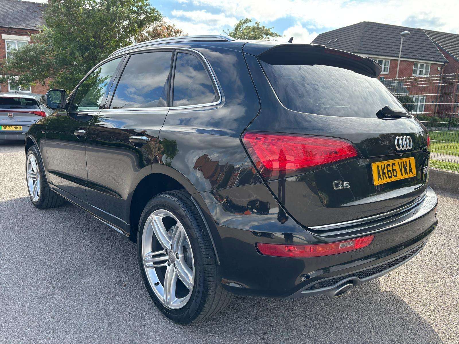 A 2016 AUDI Q5 2.0 TDI S line Plus S Tronic quattro Euro 6 (s/s) 5dr A 2016 AUDI Q5 2.0 TDI S line Plus S Tronic quattro Euro 6 (s/s) 5dr