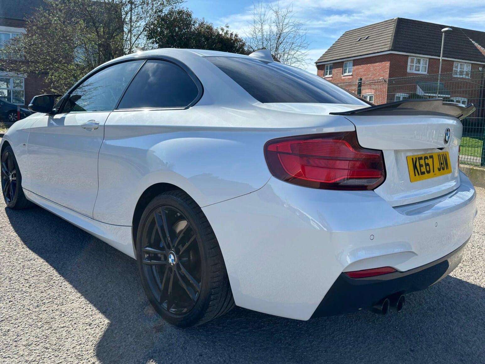 A 2017 BMW 2 SERIES 2.0 220i M Sport Auto Euro 6 (s/s) 2dr A 2017 BMW 2 SERIES 2.0 220i M Sport Auto Euro 6 (s/s) 2dr