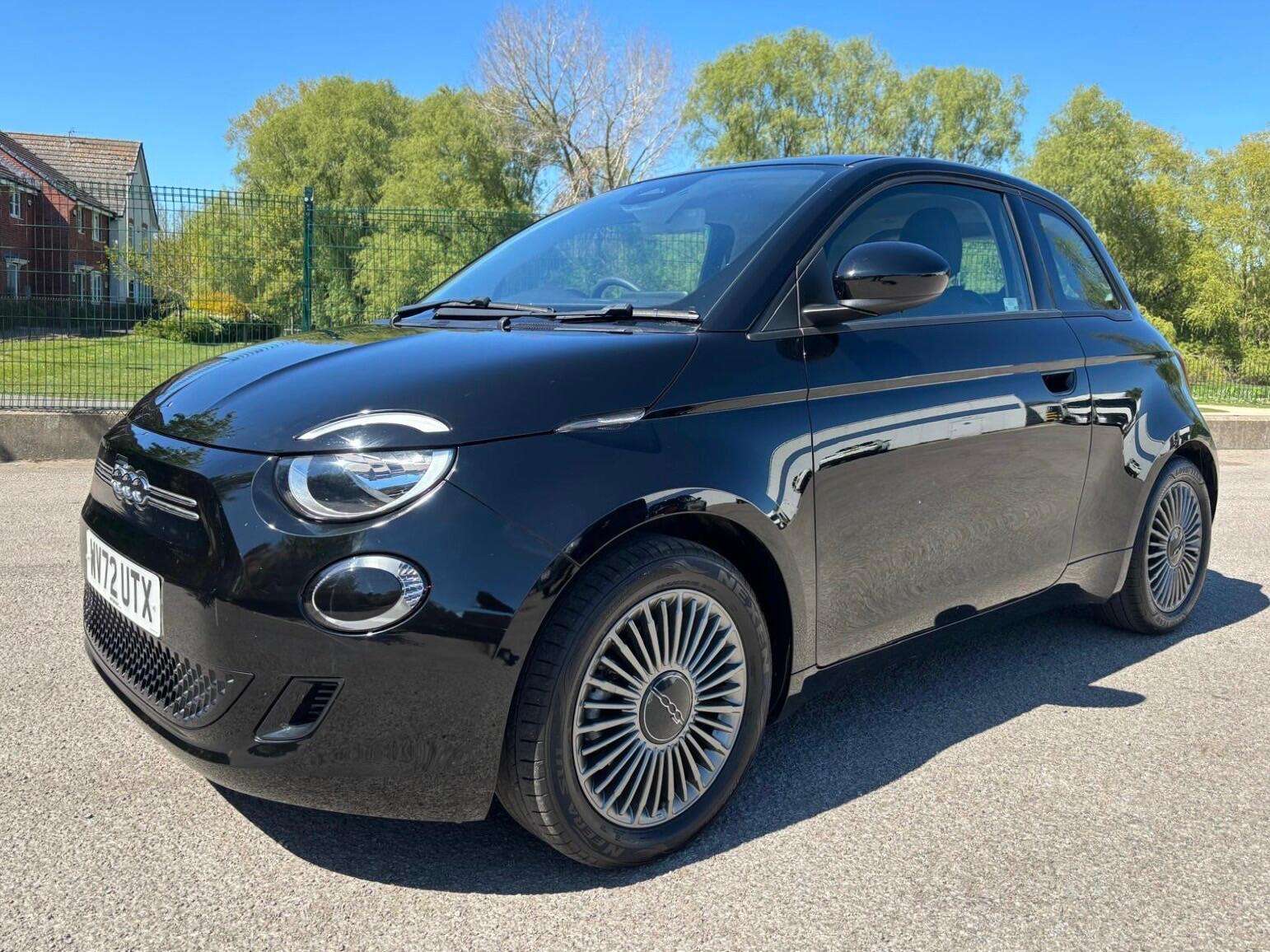 A 2022 FIAT 500E 42kWh Icon Auto 3dr A 2022 FIAT 500E 42kWh Icon Auto 3dr